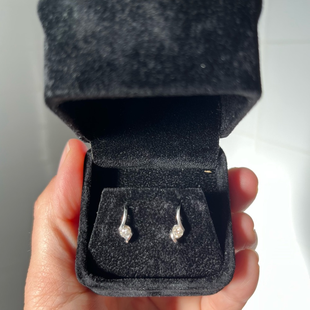 Sirena Twist 1/5 CT White Gold DIAMOND EARRINGS